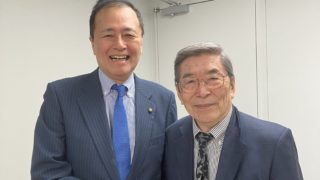 保坂展人世田谷区長様にpupuホルダーを説明！！